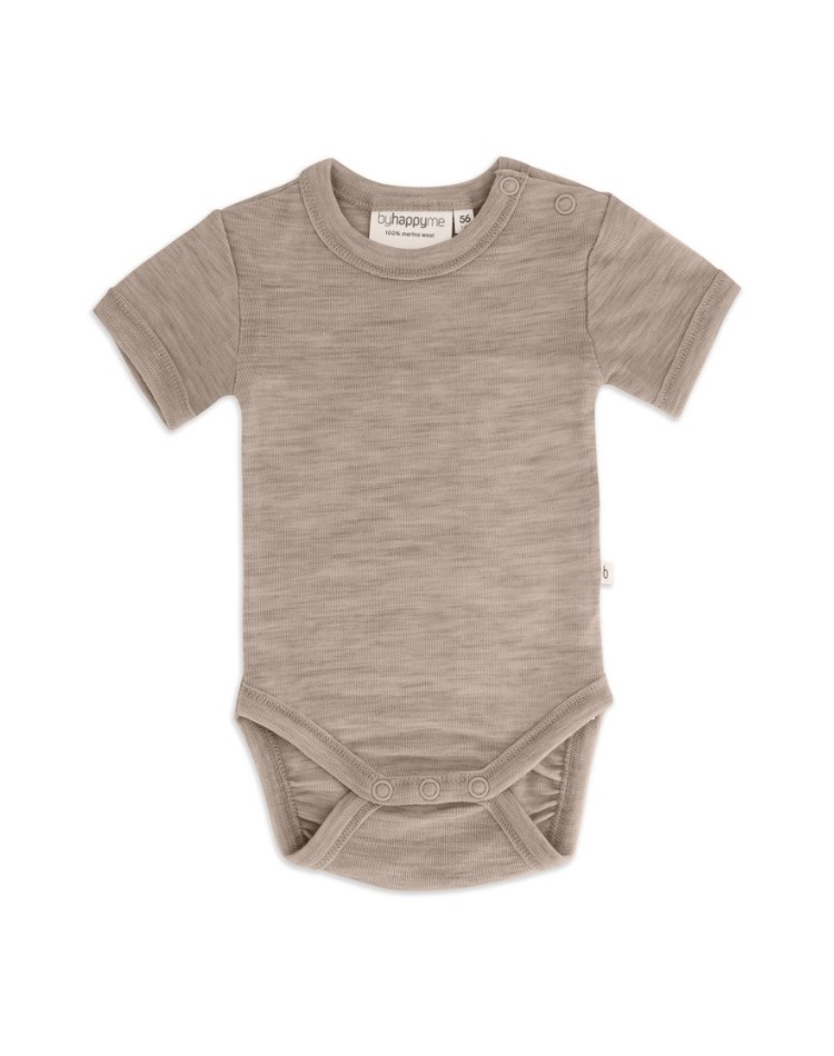 Rompertje met korte mouwen en knoopsluiting op één schouder voor baby's, gemaakt van 100% biologische merinowol Rompertje met korte mouwen en knoopsluiting op één schouder voor baby's, gemaakt van 100% biologische merinowol
